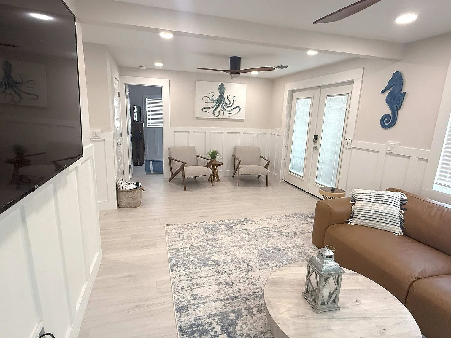 3 bed, 2.0 bath, 1076 sqft, $4,935 — Photo 2