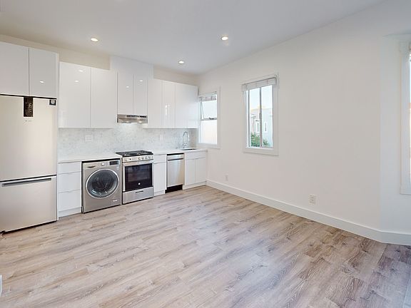 4th image of 3201 Octavia St #201