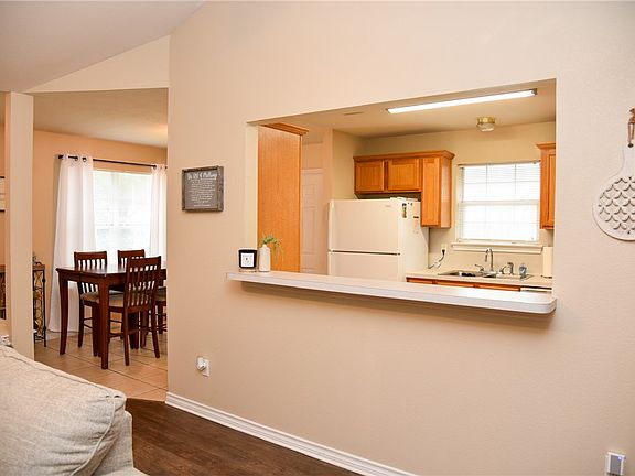 3rd image of 3813 Oldenburg Ln