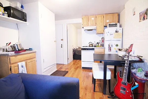 Rented by FirstService Realty (legacy) | media 6