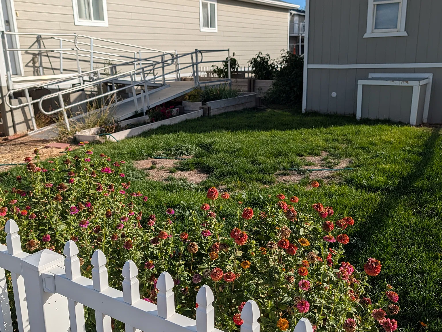 2 bed, 1000 sqft, $1,200 — Photo 2