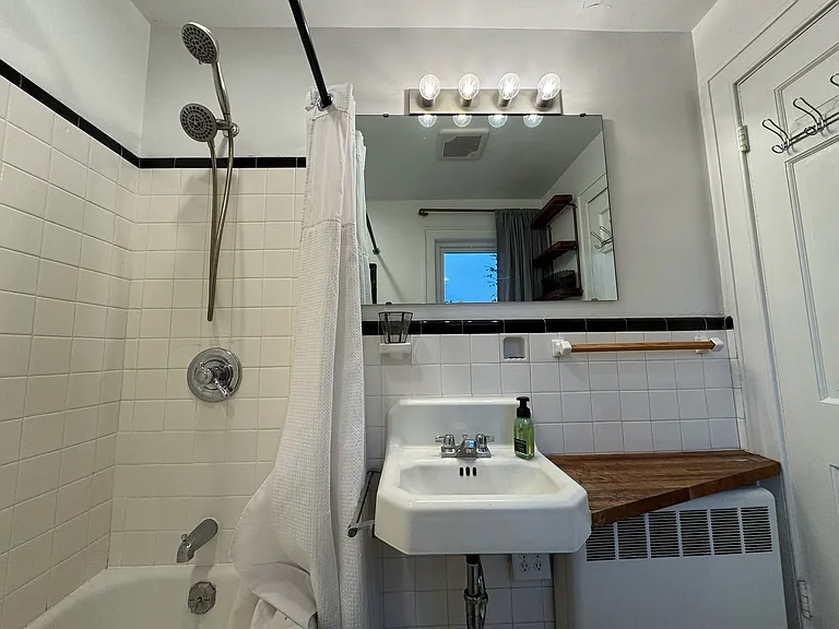 1107 Cosby St — Photo 9