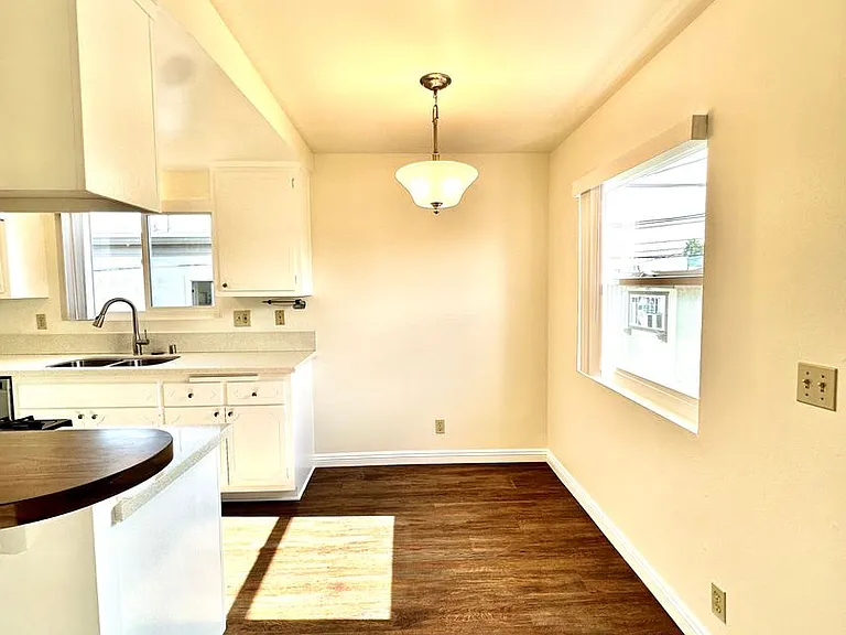 737 Center Pl — Photo 4