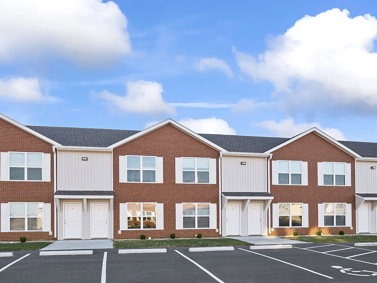 2 bed, 1.5 bath, 1000 sqft, $1,395 — Photo 2