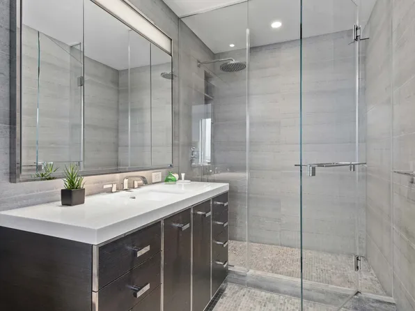 1 Manhattan Square image 11 of 35