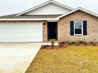 4748 Airmen Dr, Crestview, FL 32539