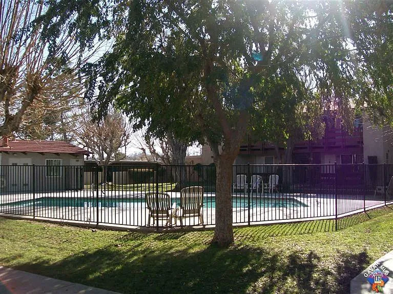 2040 W Avenue K #13 — Photo 3