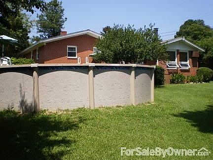 3rd image of 206 Cloverdale Dr