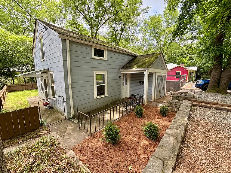 369 Sterling St NE — Photo 17