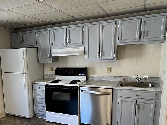 Updated eat in kitchen with new appliances