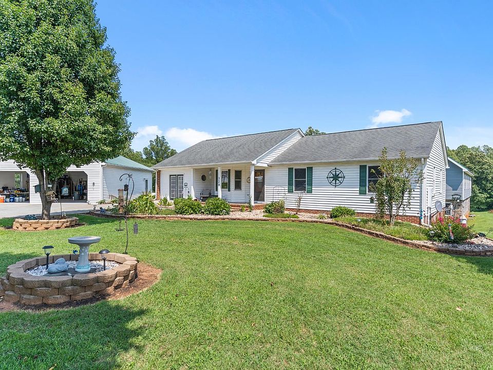 1st image of 320 Farm Meadow Dr