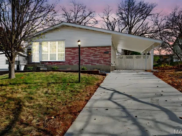 1216 Fernleaf Dr, Saint Louis, MO 63126