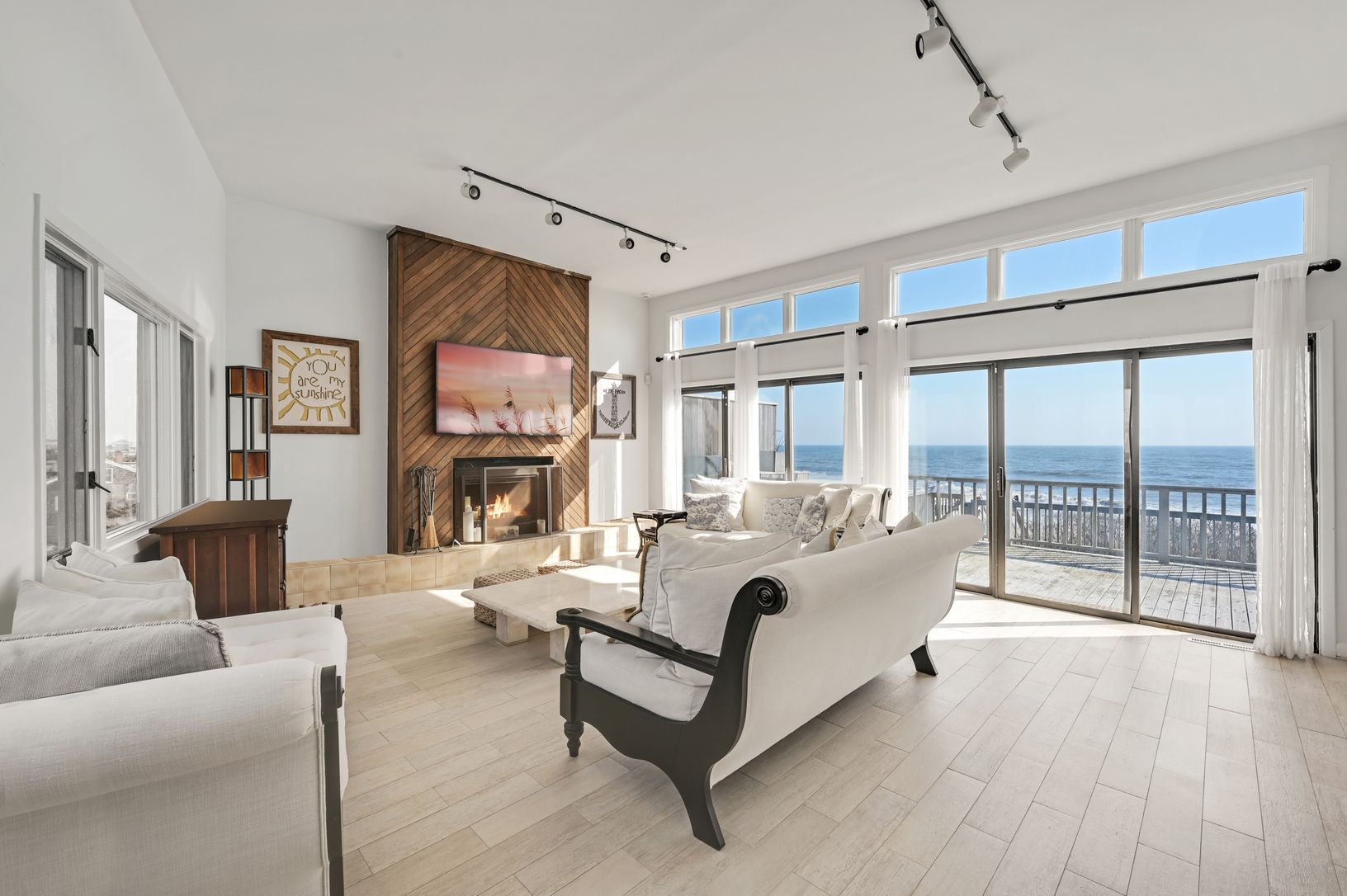  Oceanfront Living Room with Fireplace and Access to your own Private Beach