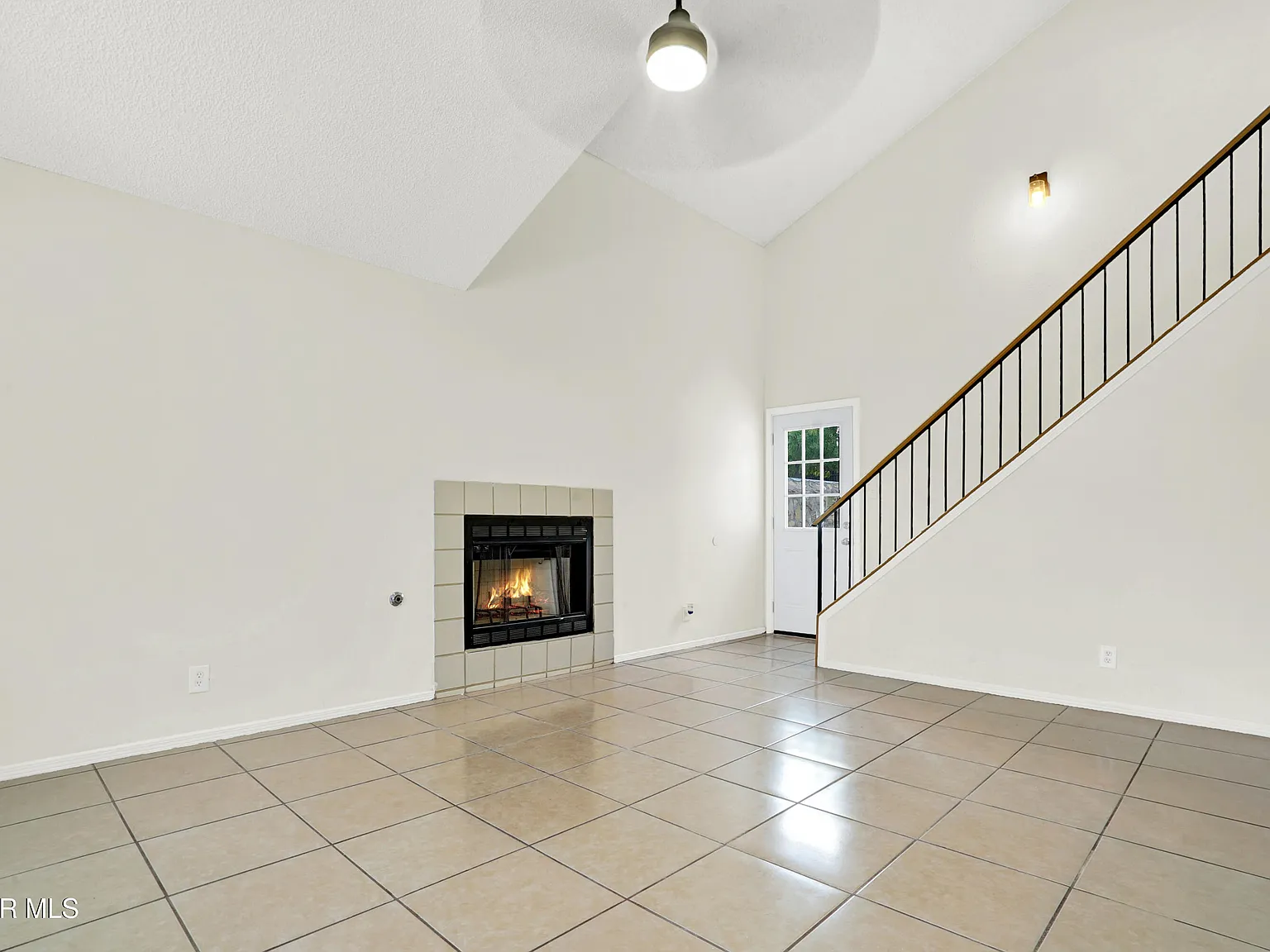 3 bed, 2.0 bath, 1313 sqft, $1,800 — Photo 4