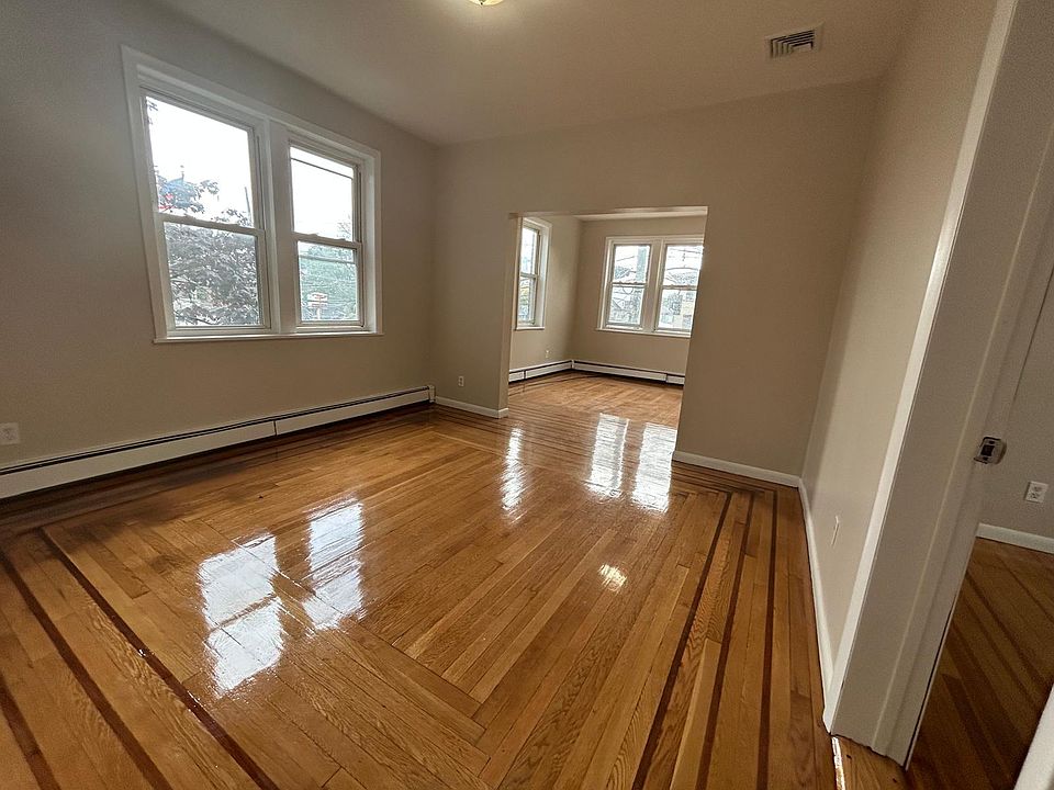 1st image of 538 Bayway Ave APT 2