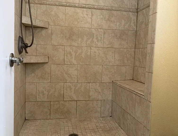 4211 Russell Dr — Photo 13