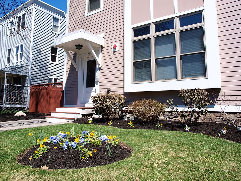 2nd image of 26 Mt Vernon St #1