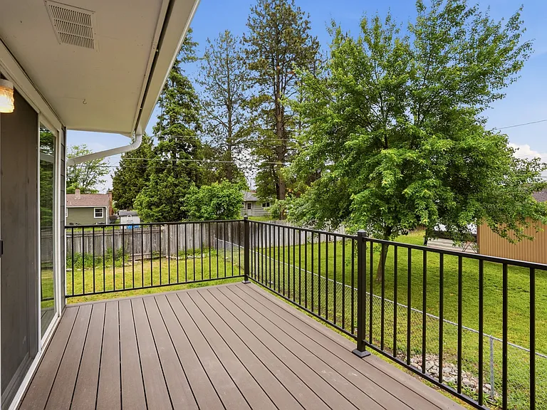 3010 N Willow Rd — Photo 10
