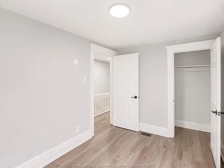 790 Marentette Ave — Photo 8
