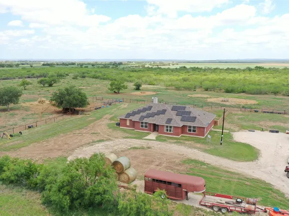 2259 County Road 325, Sabinal, TX 78881
