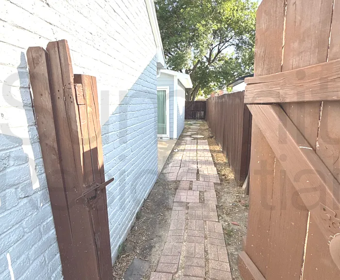6078 Dooley Dr — Photo 3