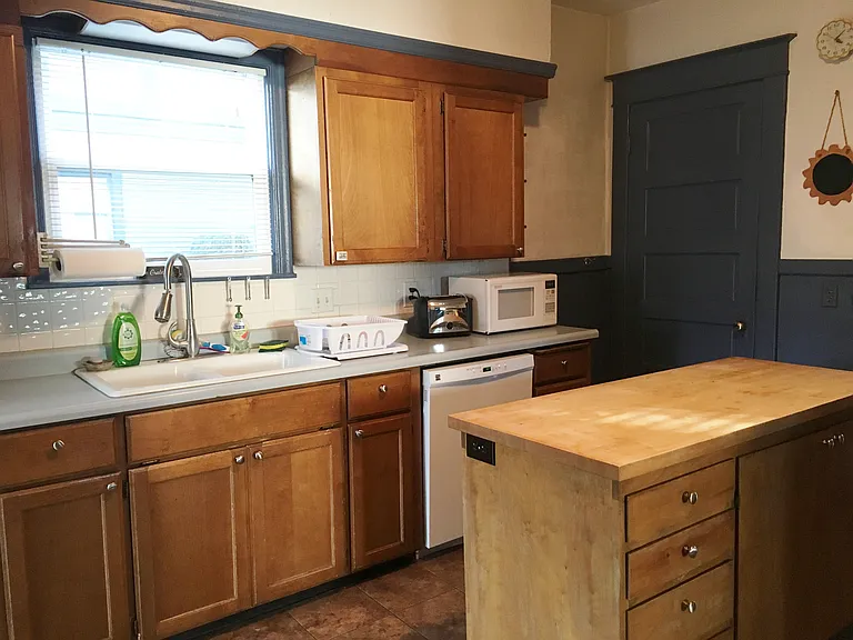 1018 E Nora Ave — Photo 6