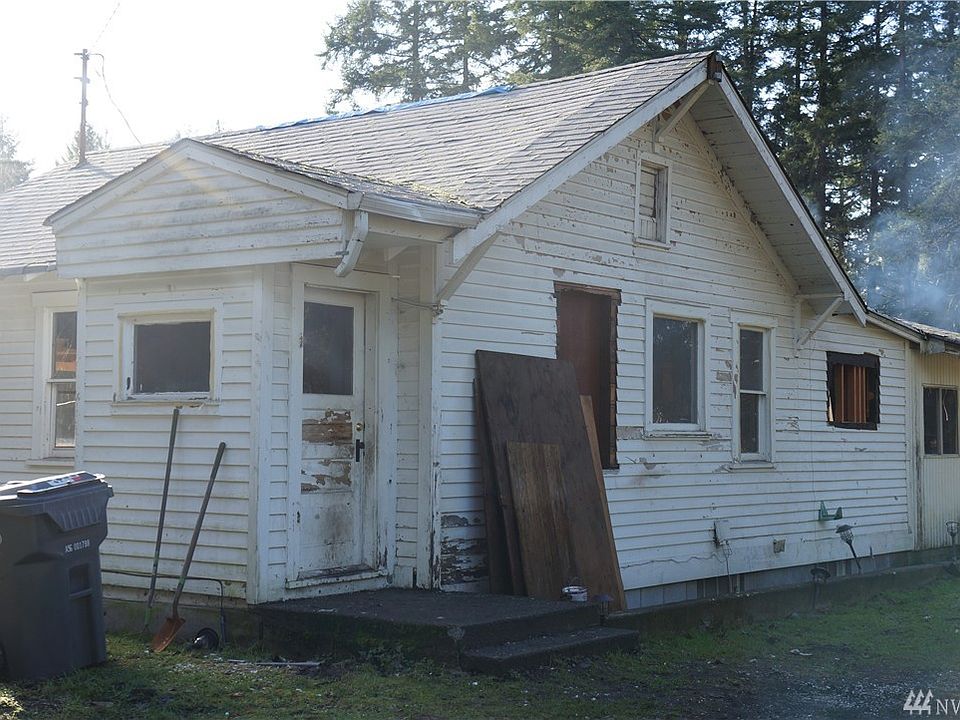 1st image of 924 160th St E