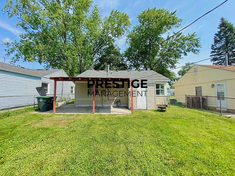 1229 W 44th Pl — Photo 7