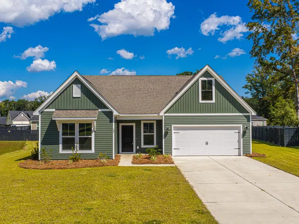 107 Augusta Pass Dr, Ridgeville, SC 29472