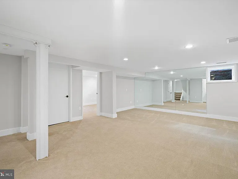 3213 Foxhall Rd NW — Photo 29