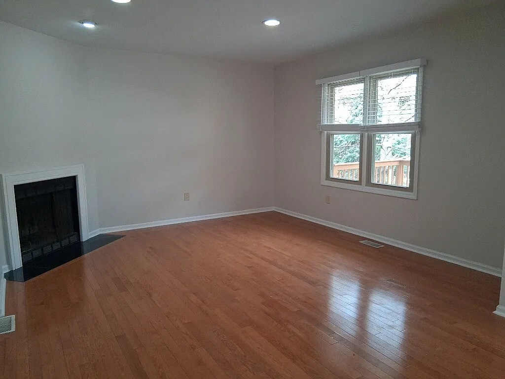 2126 Gilbert Avenue Unit B — Photo 4