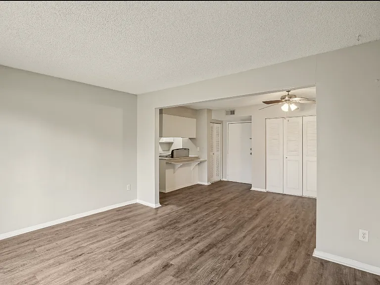 Flats at Wildwood — Photo 9