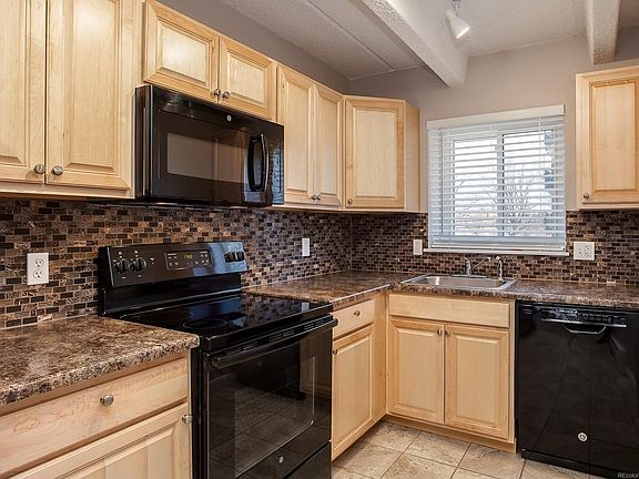 3rd image of 836 N Dexter St APT 304