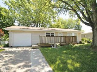 1524 Julie Dr, Bloomington, IL