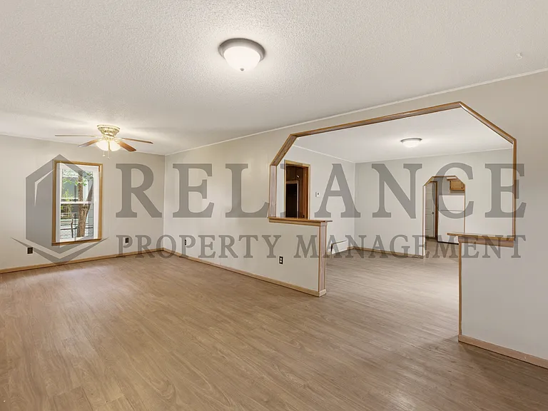 1028 W Munnell Ave — Photo 7