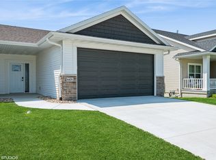 6431 Rookwood Ln, Marion, IA 52302