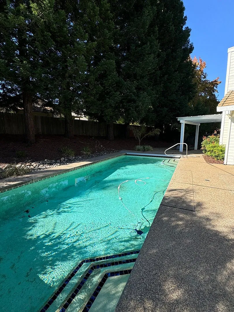 Not your ordinary rental! Pool! Kitchen aid appliances! Desirable school district! 3 Bedroom plus... — Photo 3