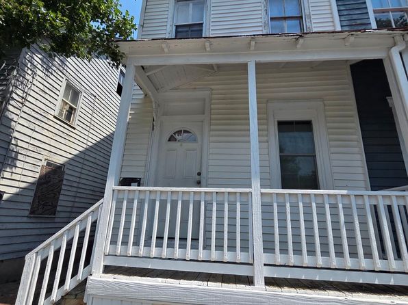 104 Thompson St