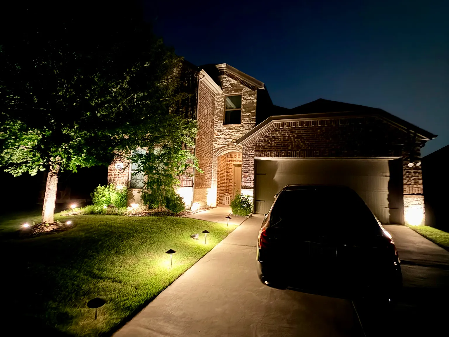 4 bed, 2300 sqft, $2,950 — Photo 2