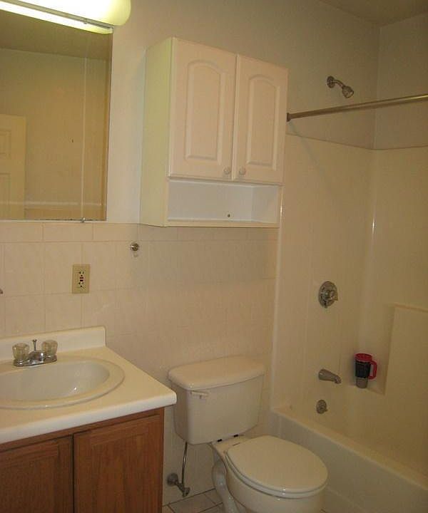 2nd image of 13 Pearl St #23