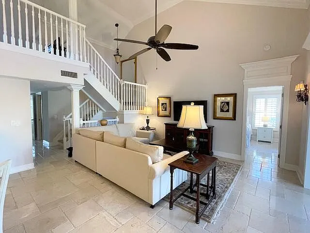 3 bed, 3.0 bath, 1611 sqft, $3,500 — Photo 2