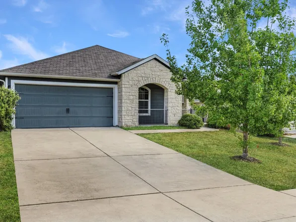 132 Denton Dr, Hutto, TX 78634