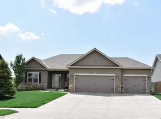 14867 Laurel Ave, Omaha, NE 68116