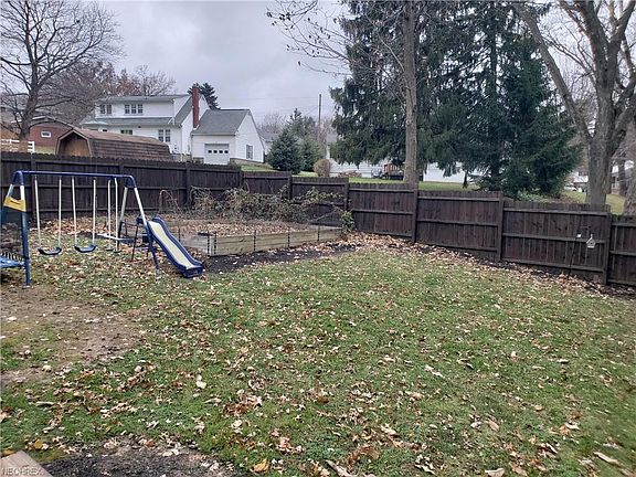 4th image of 806 Sherwood Dr