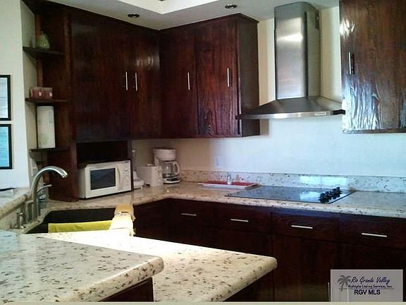 5th image of 109 W Tarpon St #106