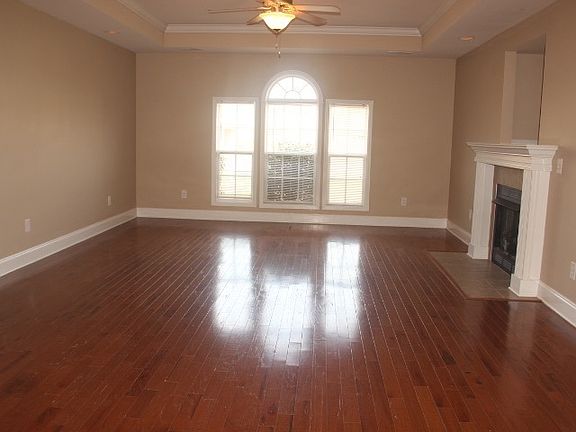 3rd image of 195 Chestnut Oak Cir #195