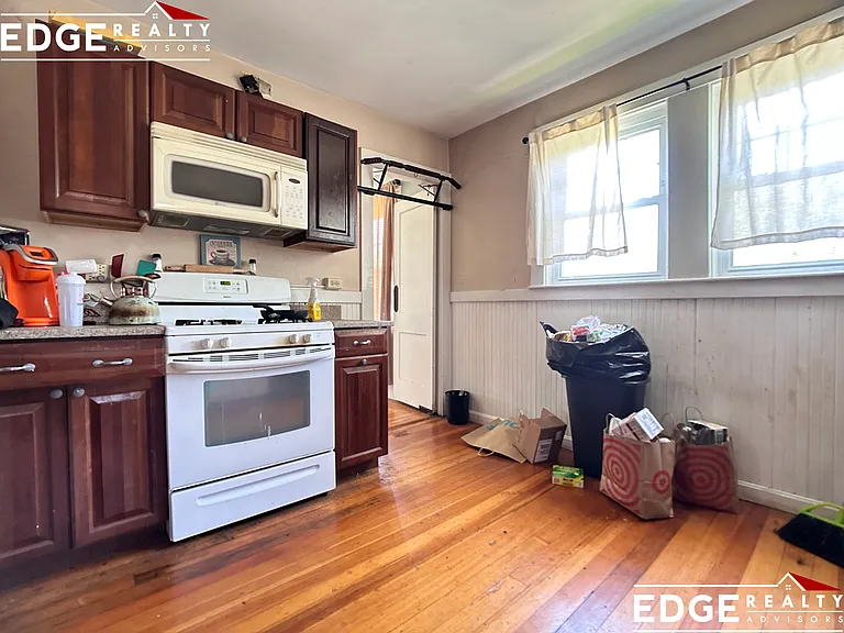 77 Hunnewell Ave #2 — Photo 2