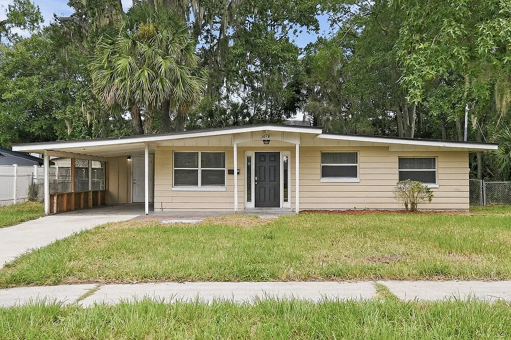 3 bed, 2.0 bath, 1512 sqft, $1,825 — Photo 1
