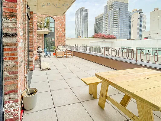 Rented by MySpaceNYC | media 30