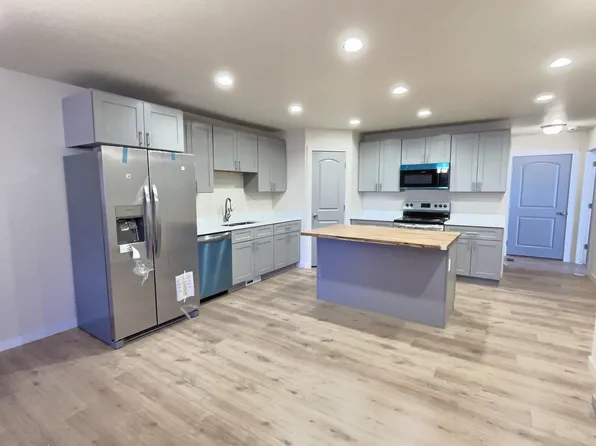 4020 Cliff St, Laramie, WY 82070